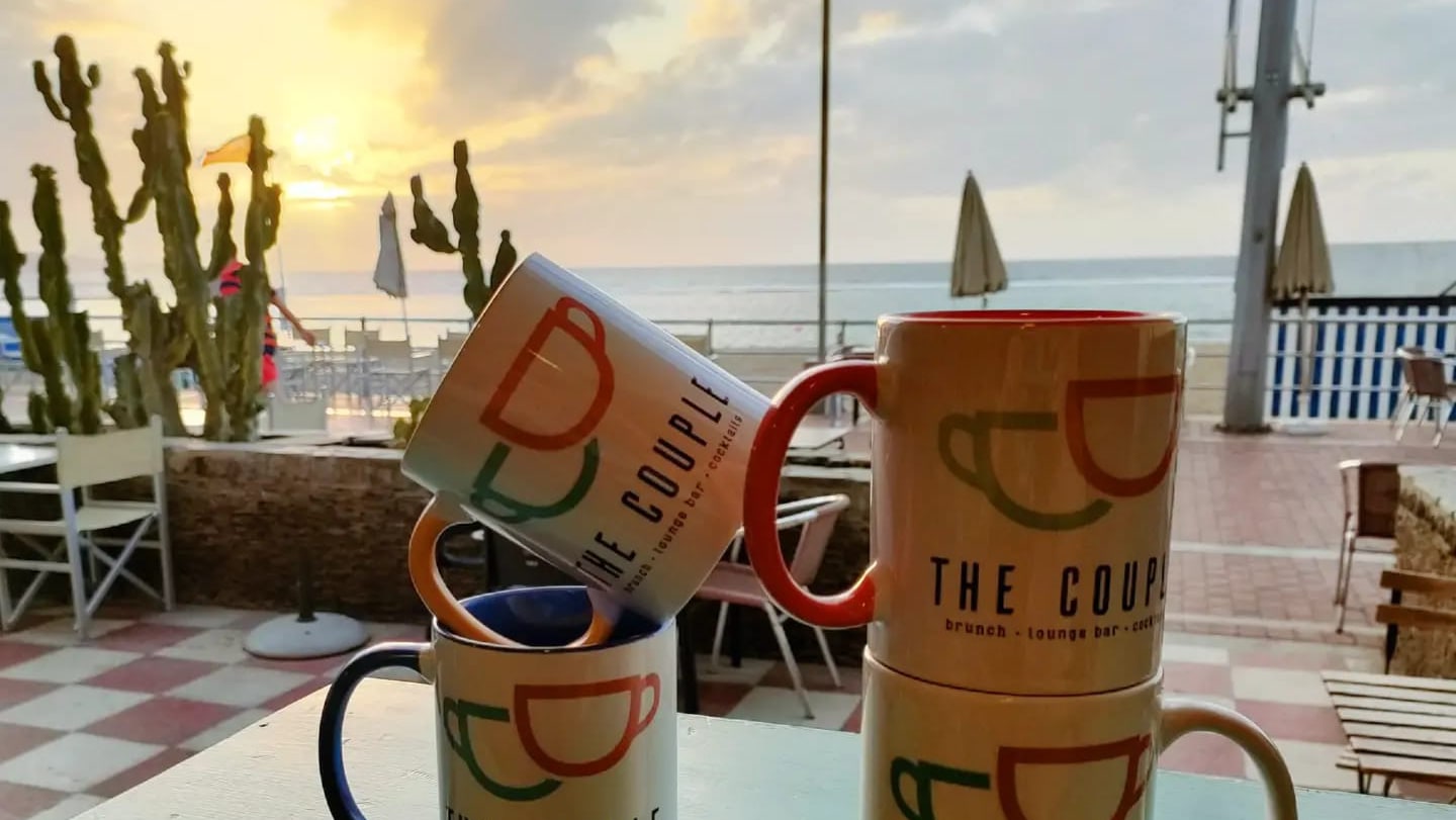 The Couple on Las Canteras promenade, Las Palmas de Gran Canaria
